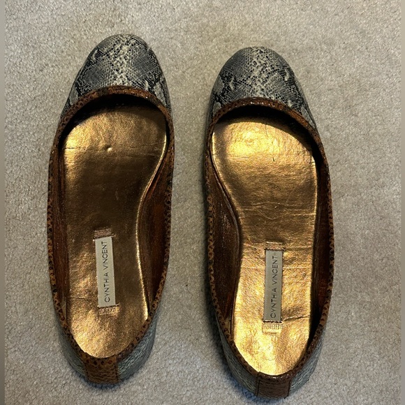 Cynthia Vincent, Snakeskin Patterned Ballet Flats - Picture 3 of 9